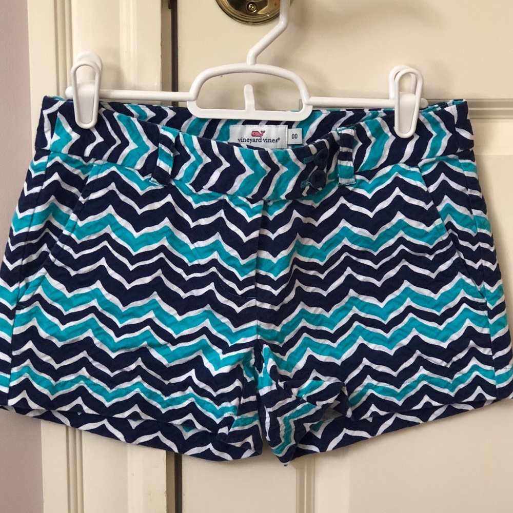 Vineyard Vines Sz.00 Whale tail short.